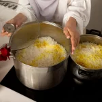 É preciso lavar o arroz antes de cozinhar