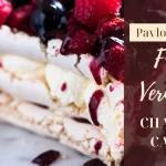 Pavlova de Natal com Frutas Vermelhas e Chantilly Caseiro